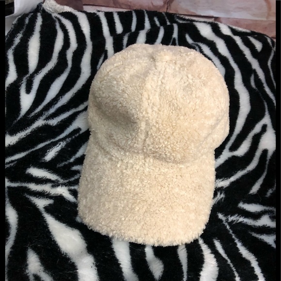 Do everything in love Accessories - Do everything in love hat one size